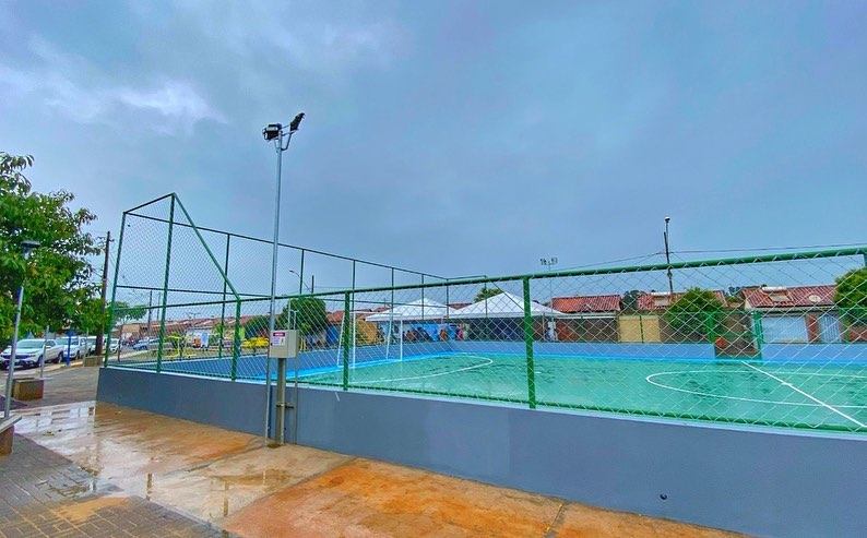 A prefeitura de Araguari através da secretaria de Desenvolvimento Econômico em parceria com a empresa VLI inaugurou na manhã desta quinta-feira (16), a Praça Maria Abadia Lopes Virgínio, no residencial Canaã, bairro Novo Horizonte.