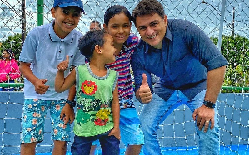 A prefeitura de Araguari através da secretaria de Desenvolvimento Econômico em parceria com a empresa VLI inaugurou na manhã desta quinta-feira (16), a Praça Maria Abadia Lopes Virgínio, no residencial Canaã, bairro Novo Horizonte.