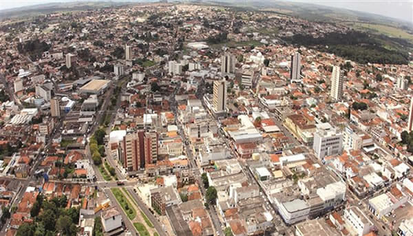 Sempre inovando em prol da população araguarina, o prefeito Renato Carvalho decretou que neste ano não haverá recesso no funcionalismo público nas duas últimas semanas do ano, como de costume.