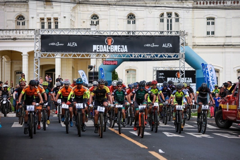 Com apoio da secretaria de Desenvolvimento Econômico e Turismo, secretaria de Esportes, secretaria de Trânsito, Transporte e Mobilidade Urbana e da fundação Araguarina de Educação e Cultura, foi realizado neste domingo (19), a 2ª edição, do “Pedal e Breja”.