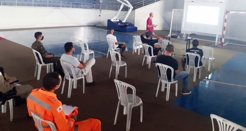 O Secret&aacute;rio de Esportes e Juventude, Murilo Franco Rodrigues promoveu na tarde de hoje (11), uma reuni&atilde;o com representantes do 53&ordm; Batalh&atilde;o de Pol&iacute;cia Militar, 2&ordf; Companhia de Bombeiros, 2&ordm; Batalh&atilde;o Ferrovi&aacute;rio, For&ccedil;a Tarefa, propriet&aacute;rios de academias e atletas de corrida de rua.