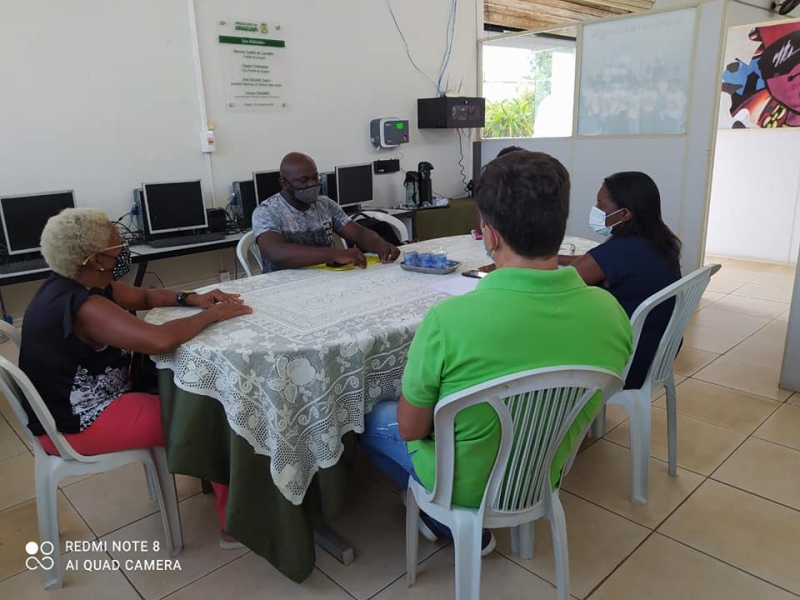 A Secretaria Municipal de Políticas Sobre Drogas recebeu para uma reunião, na tarde de quinta-feira (18), Marco Túlio Nascimento, Presidente do COMPIR – Conselho de Promoção da Igualdade Racial de Araguari, e as senhoras Onésia Machado e Marta Regina, que são membros do conselho.