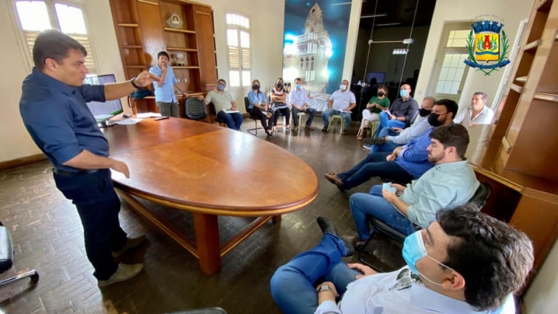 O Prefeito de Araguari, Renato Carvalho recebeu hoje (15), em seu Gabinete no Palácio dos Ferroviários, o Deputado Federal Zé Vitor (PL) e o Deputado Estadual Raul Belém (PSC).