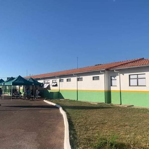 A Prefeitura de Araguari através da secretaria de saúde, vem a público esclarecer que o jovem de 31 anos, que morreu por complicações da COVID 19 recebeu toda assistência hospitalar necessária em tempo oportuno.