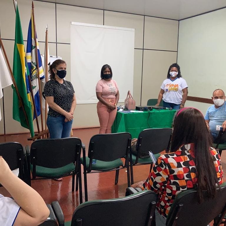 A Prefeitura de Araguari, através da Secretaria de Políticas Sobre Drogas e Secretaria de agricultura, promoveu nesta quinta-feira (10), um encontro com os presidentes de Associações de Bairros de Araguari.