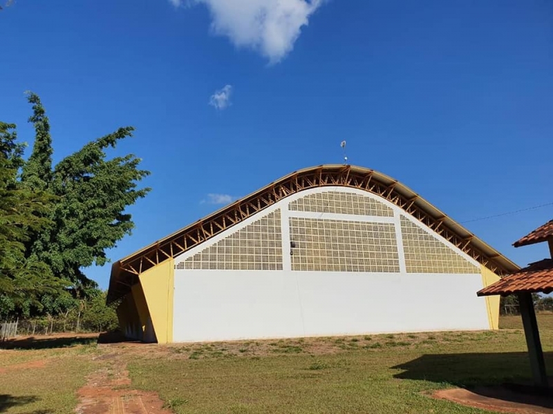 Nesta quinta-feira, 24 de junho, o prefeito de Araguari Renato Carvalho, acompanhado do secretário municipal de educação Gilmar Chaves, e de outros secretários e servidores assinará a ordem de serviço para execução da obra de construção do C.E.M. Rosa Mameri Rade no povoado Alto São João.