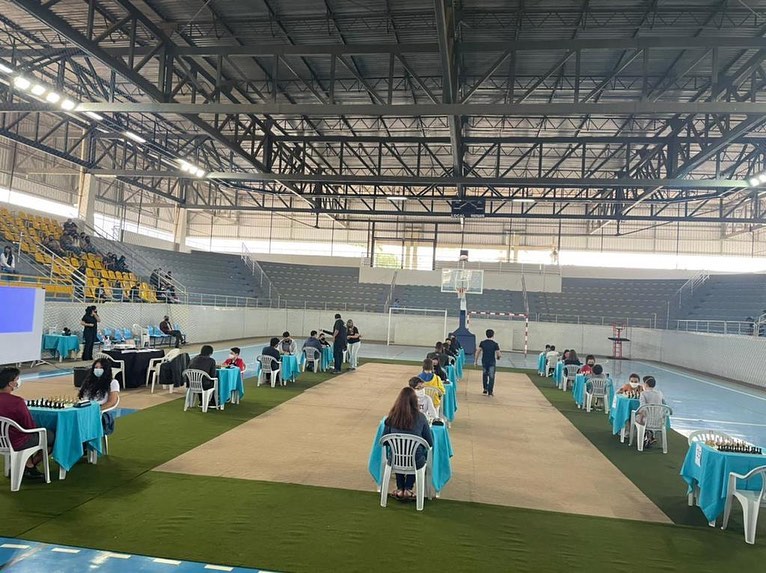 Depois de muitas partidas, meninos e adolescentes que desenvolveram a prática do esporte e outros que tiveram as primeiras experiências movendo as peças no tabuleiro, chegou ao FIM, que para essa moçadinha e para os gestores do município é só o começo de muitas outras competições. Todas com TOTAL respeito, carinho e segurança com nossa população.