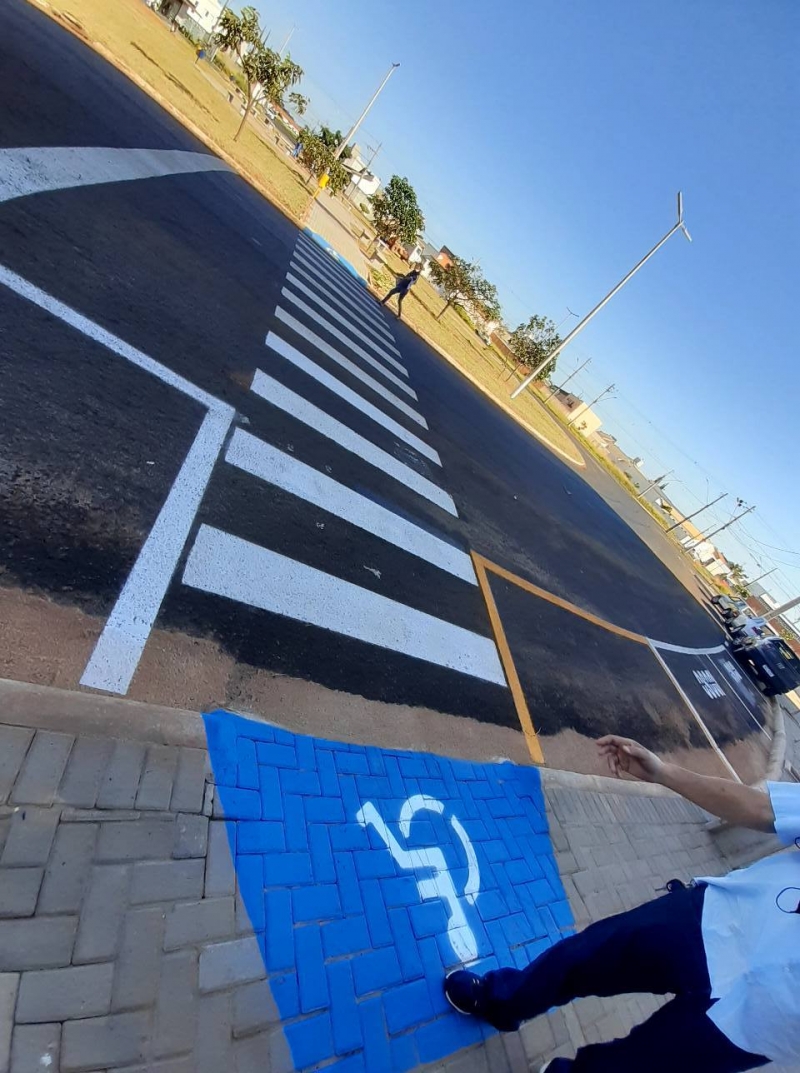   Equipe SETTRANS/Prefeitura de ARAGUARI  No trânsito, sua responsabilidade salva vidas!!