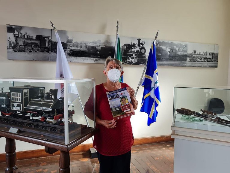 Após 1 ano e 5 meses sem ver a mãe, o encontro foi de surpresa no Palácio dos ferroviários. Denise Abranches, de 47 anos, viveu mais um momento de grande emoção. Denise trabalha como coordenadora do serviço de odontologia do Hospital São Paulo. A araguarina ficou conhecida por ser a primeira brasileira a participar dos testes da vacina Astrazeneca.
