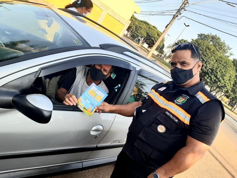 A Secretaria de Trânsito, Transporte e Mobilidade Urbana iniciou nesta segunda-feira (17), ações junto a Polícia Militar com objetivo de chamar atenção para o alto índice de acidentes de trânsito dentro do município.