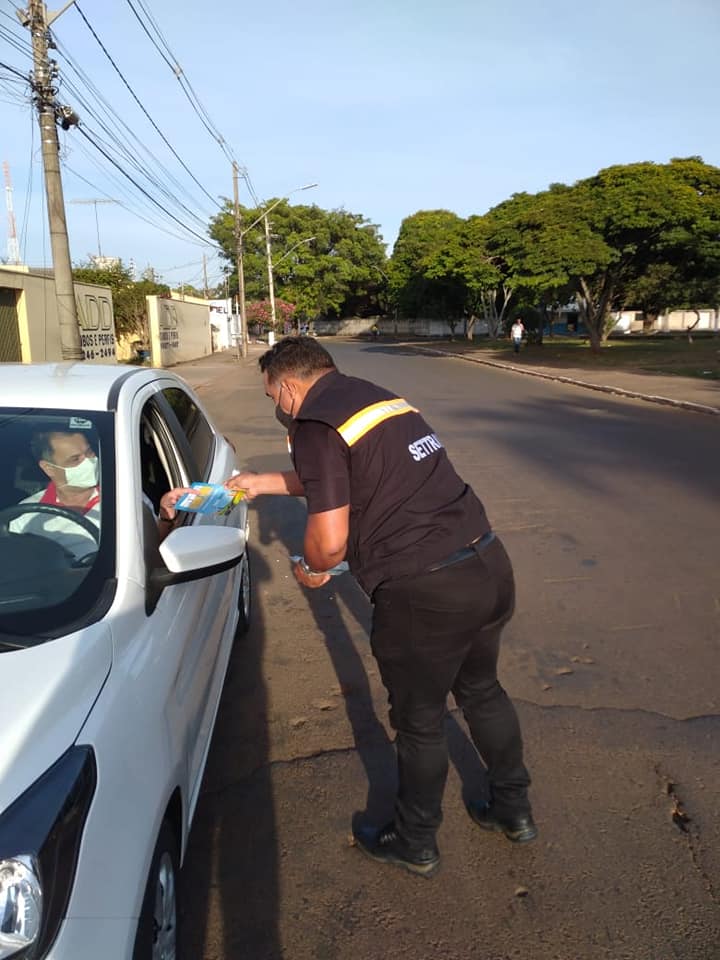 A Secretaria de Trânsito, Transporte e Mobilidade Urbana iniciou nesta segunda-feira (17), ações junto a Polícia Militar com objetivo de chamar atenção para o alto índice de acidentes de trânsito dentro do município.