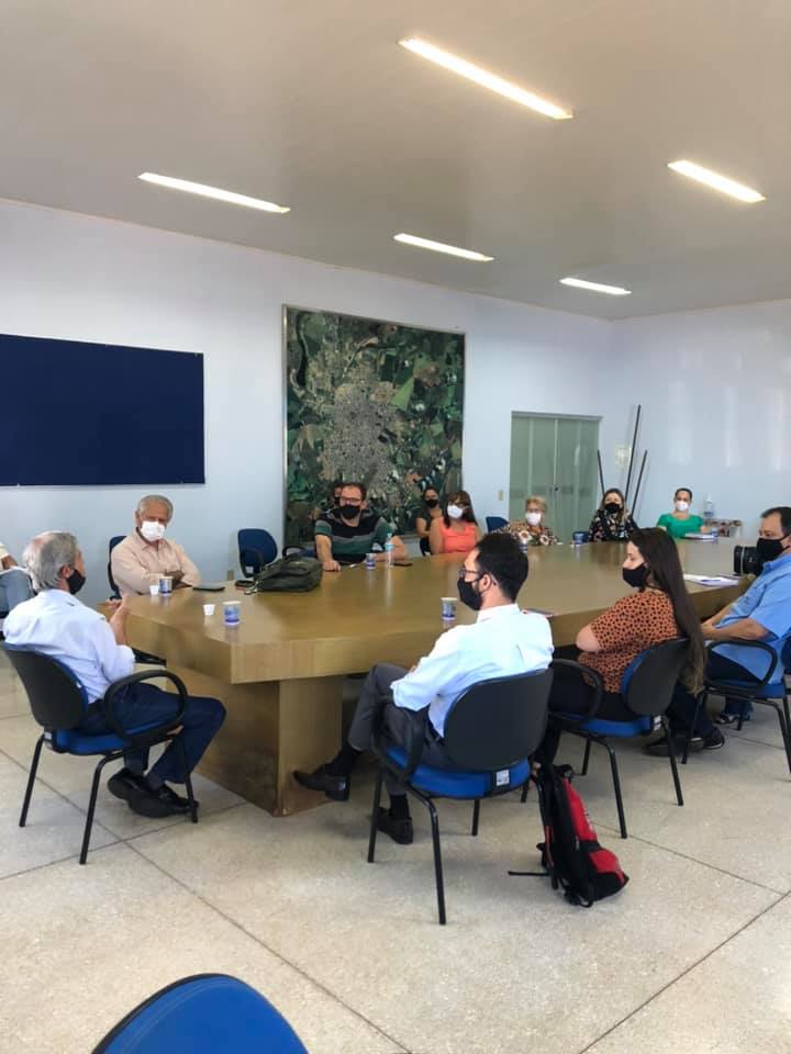 O superintendente da SAE, Vitor Carulla Vitor Carulla Filho Carulla recebeu na tarde dessa terça-feira, 18, a visita do diretor adjunto do DMAE, Leocádio Alves Pereira.