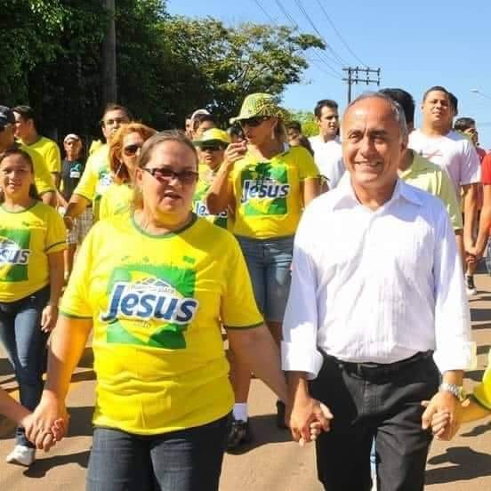 O Prefeito de Araguari Renato Carvalho, a vice-prefeita Maria Cecília e secretários manifestam com pesar o falecimento da Senhora Beth Bocalon, esposa do prefeito Tião Bocalon de Rio Branco no Acre.