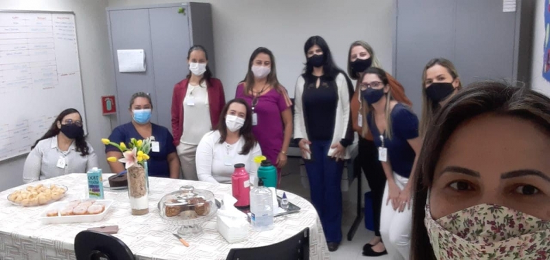 Nesta terça-feira, 25 de maio, a secretária de saúde Soraya Ribeiro de Moura e parte de sua equipe de trabalho visitaram o CAPS AD tipo III de Uberlândia.   As profissionais da saúde de Araguari conheceram o serviço que é realizado e como são feitos o acolhimento, abordagem e tratamento de excelência à população que é atendida no local.   Todo esse conhecimento será usado para auxiliar na montagem do CAPS AD tipo III em ARAGUARI, que em breve atenderá a população de Araguari e de cidades vizinhas.