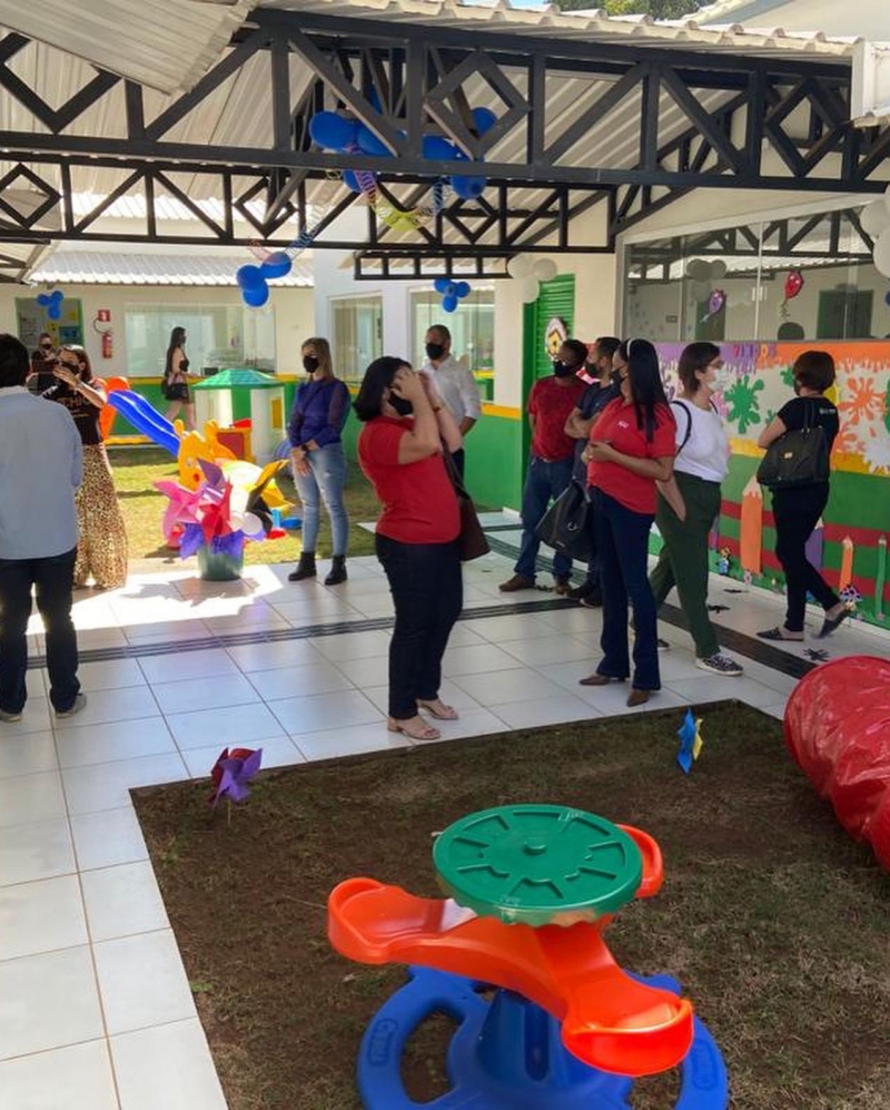 Nesta terça-feira (25), o Prefeito Renato Carvalho acompanhado da vice-prefeita Maria Cecília Araújo e do Secretário de Educação Gilmar Chaves recebeu a visita da Prefeita de São Gotardo/MG, Denise Abadia Pereira Oliveira e de uma equipe da Secretaria de Educação de São Gotardo.