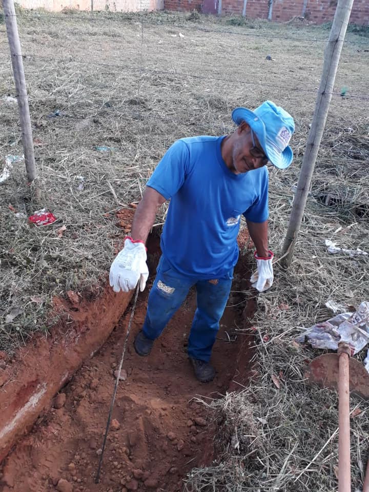 Equipe SAE nas ruas! Nessa manhã fazendo ligação de água e esgoto na Av. Miguel Assad Debs