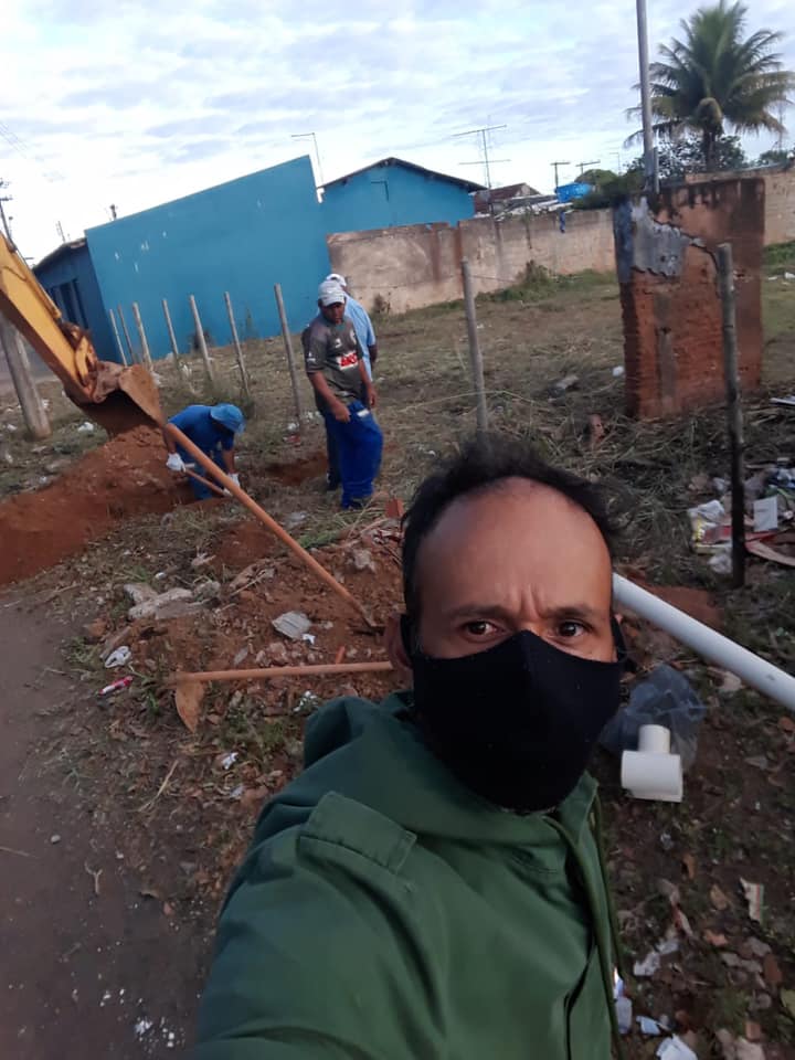 Equipe SAE nas ruas! Nessa manhã fazendo ligação de água e esgoto na Av. Miguel Assad Debs