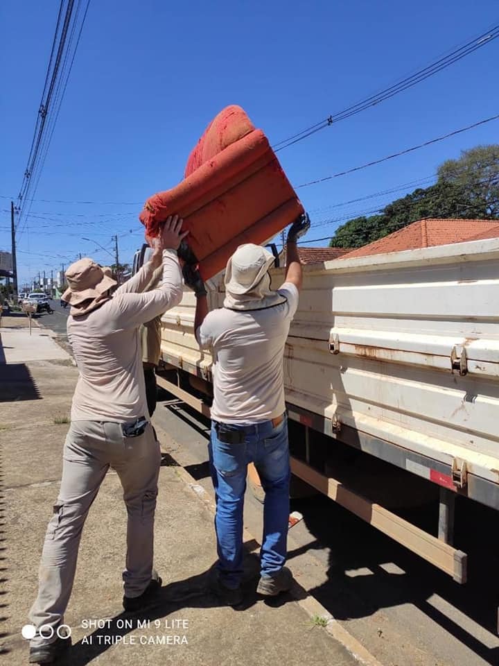 No s&aacute;bado (27), o Departamento de Zoonoses realizou em Araguari tr&ecirc;s a&ccedil;&otilde;es diretas contra o mosquito Aedes Aegypti, transmissor da dengue, zica v&iacute;rus e chikungunha.