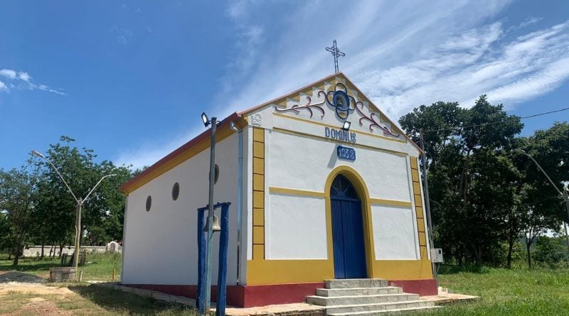 A Sae Araguari informa aos moradores do Distrito de Florestina que está fazendo a manutenção, na data de hoje, 30 de março, de uma bomba e já disponibilizou o caminhão-pipa para abastecer as casas da população.