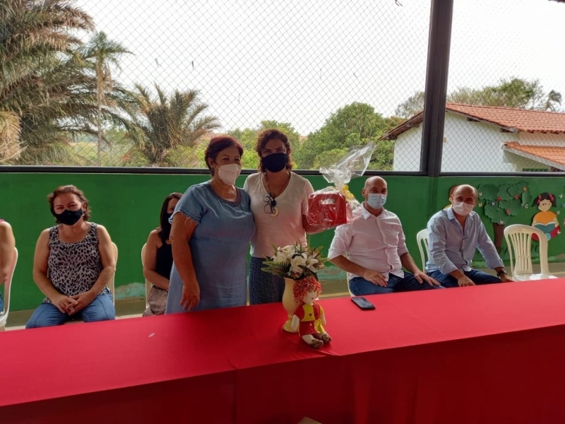 Em homenagem ao aniversário de Piracaíba ocorrido em 22 de setembro, o CEM João Ribeiro sob a direção de Marcella Martins Santos, realizou nesta quinta-feira (7), a culminância do “Projeto Aniversário de Piracaíba”, o qual, visa sensibilizar aos alunos para reconhecimento e valorização do distrito e sua verdadeira história, fazendo um resgate cultural.