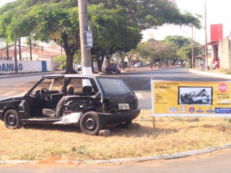 Dando continuidade as ações da “Semana do Trânsito”, a prefeitura de Araguari através das secretarias de Trânsito, Transporte e Mobilidade Urbana e de Educação com o apoio do Núcleo de Educação para o Trânsito, realizaram na manhã de hoje (21) uma “Blitz Educativa” em frente ao Frigorífico Mataboi.