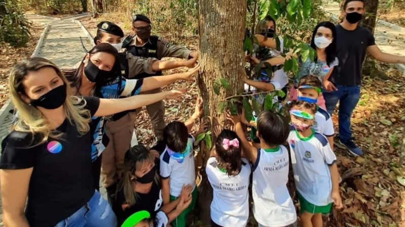 A prefeitura de Araguari através da secretaria de Educação por meio do Programa de Educação Ambiental Gira Sol e da secretaria de Meio Ambiente, realizou nesta terça (21) e quinta-feira (23), eventos comemorativos ao Dia da Árvore.