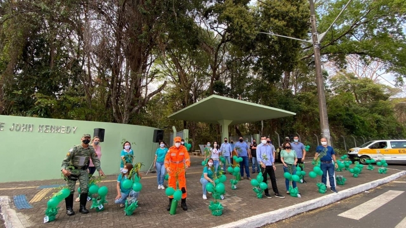 A prefeitura de Araguari através da secretaria de Educação por meio do Programa de Educação Ambiental Gira Sol e da secretaria de Meio Ambiente, realizou nesta terça (21) e quinta-feira (23), eventos comemorativos ao Dia da Árvore.