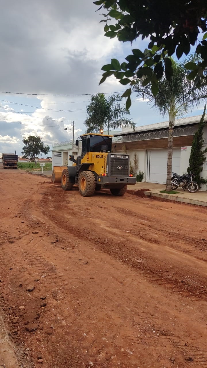 A prefeitura de Araguari, através da secretaria de Obras, acompanha as obras de reparos nas ruas Antônio Mordente Filho, Horácio de Moraes, Dr. Claudinei Roosevelt e Ismael Moutinho, no bairro Millenium.