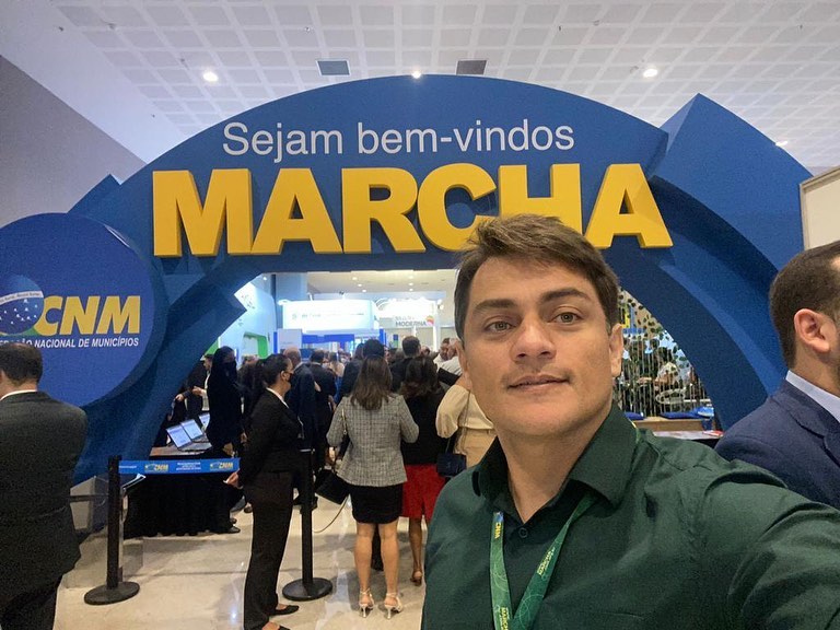 O prefeito Renato Carvalho participou na manhã desta terça-feira (26), na Capital Federal, da XXIII Marcha a Brasília em Defesa dos Municípios.