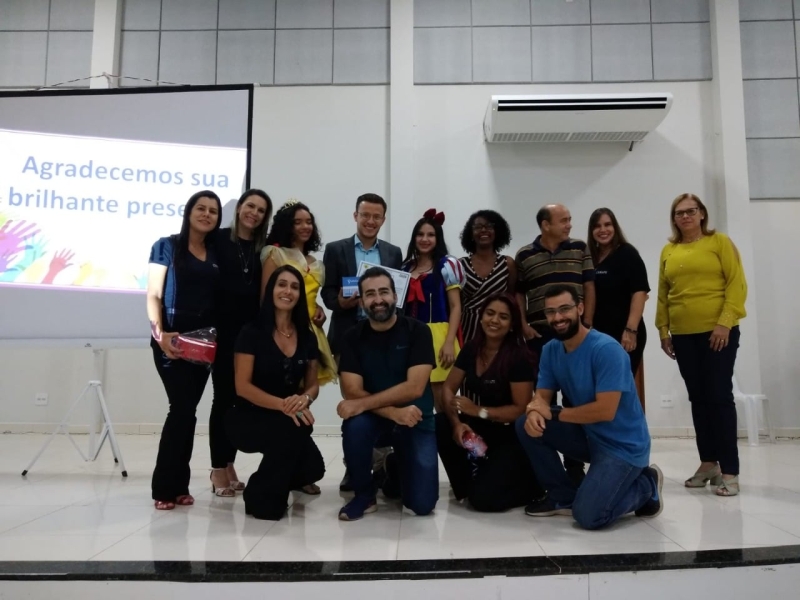 Na noite desta terça (26), a Prefeitura de Araguari, através da Secretaria de Educação, Departamento de Educação Física, Diretora, Simone Marques, com apoio da Secretaria de Esportes, Departamento de Paradesporto, Coordenador, Rômulo Monteiro Fernandes, promoveu palestra com tema: “Transtornos Mentais no ambiente escolar, como lidar”?