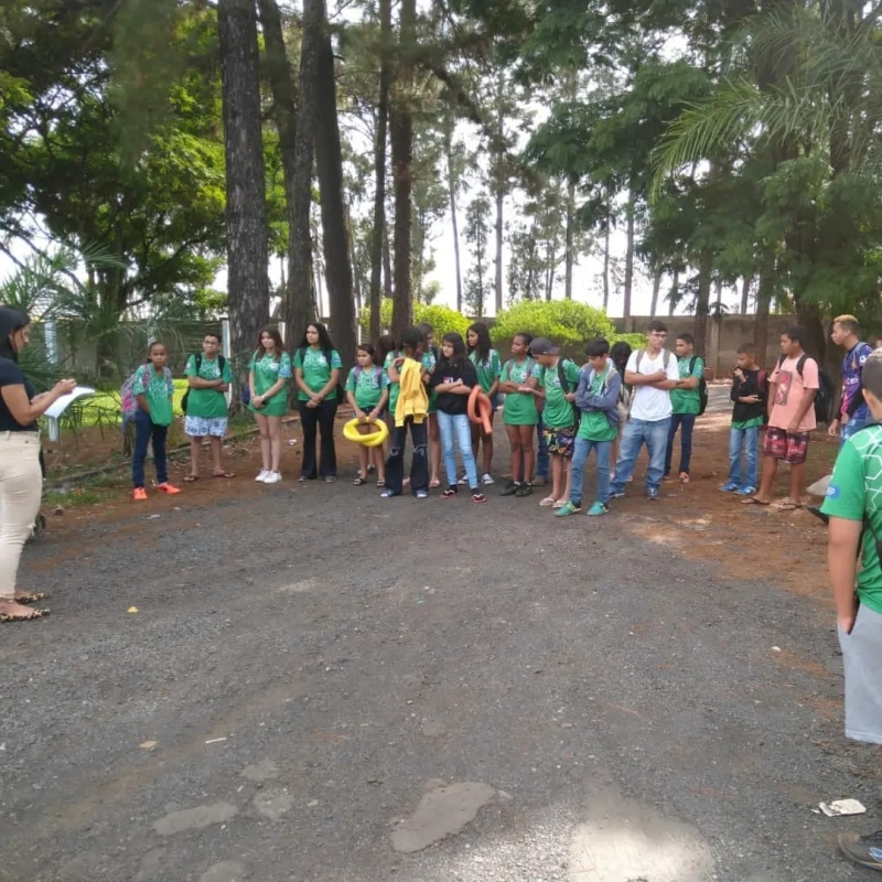 A prefeitura de Araguari, através da secretaria de Educação e FAMEP- fundação Municipal de Esportes e Paradesporto, com parceria da Liga Araguarina de Futebol, realizou na segunda-feira (12), o encerramento do Projeto Esporte em Ação desenvolvido com os alunos do CEM Justino Rodrigues da Cunha, na região da Água Clara.