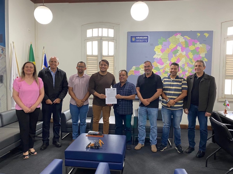 Conselho Municipal de Fomento formaliza as assinaturas dos contratos de concessão de direitos para a doação de terrenos em Araguari