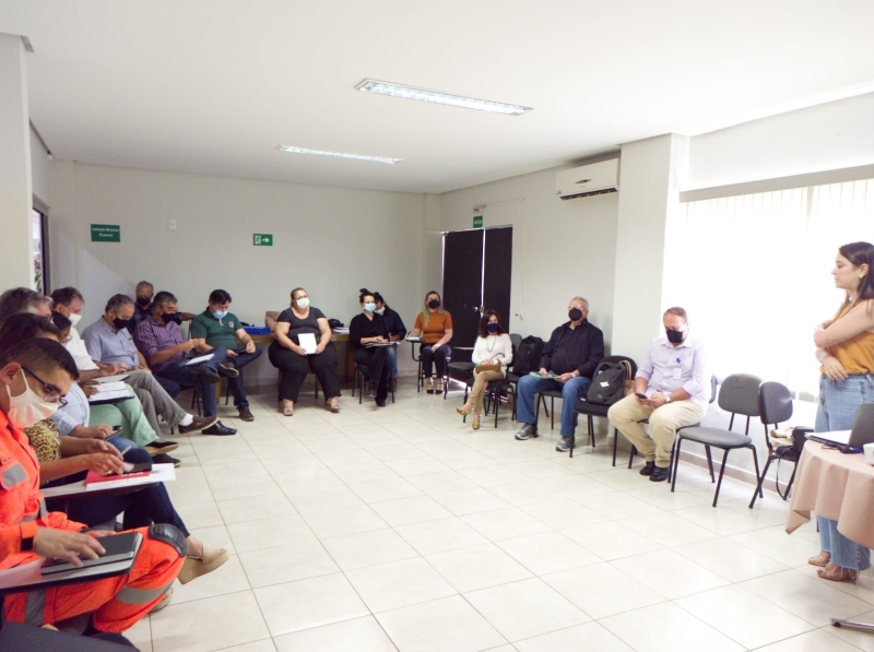 O documento foi entregue durante a primeira reunião do Grupo de Governança Turística que reúne Prefeitura, Faec, Corpo de Bombeiros, Sebrae, empresas do turismo, artesãos, empresários, representantes da sociedade interessados no tema e associações.