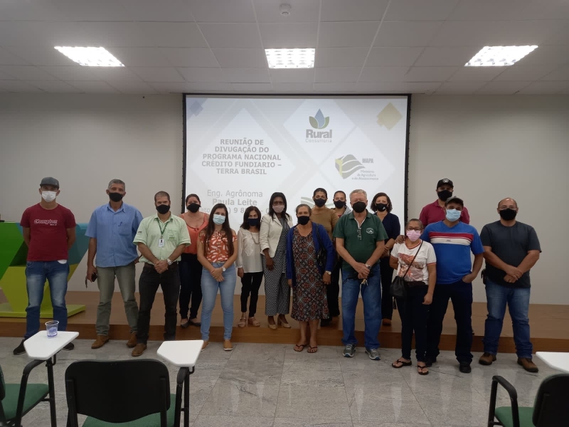 A prefeitura de Araguari, através da secretaria de Agricultura, Pecuária, Abastecimento e Agronegócios, promoveu nesta quarta-feira (9), uma palestra sobre o PROGRAMA NACIONAL DE CRÉDITO FUNDIÁRIO — TERRA BRASIL.