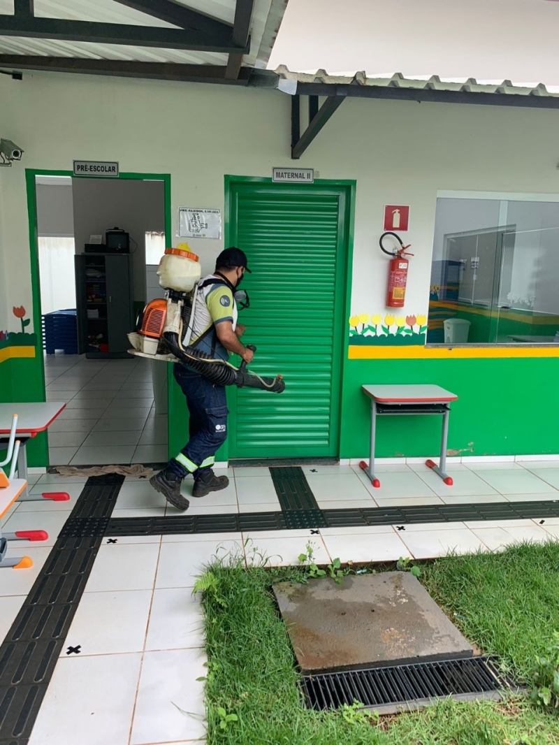 A pedido do Renato Carvalho e da vice-prefeita Maria Cecília, a secretaria de Educação efetuou a sanitização de todas as unidades escolares do município.