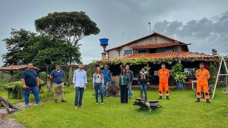 Uma comitiva formada por representantes da Secretaria de Desenvolvimento Econômico e Turismo, da Agricultura, Sec. de Gabinete e da FAEC juntamente com equipe de bombeiros visitou, nesta segunda-feira (14), a Instância do Guardião, que fica há cerca de 25 km de Araguari. O local faz parte de um projeto inédito do município em valorizar a natureza e tudo que ela pode oferecer de melhor às pessoas.