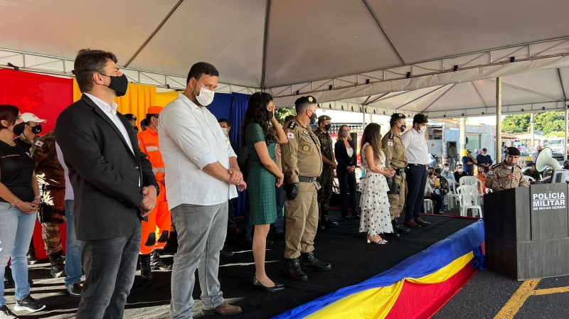 A solenidade faz parte das honrarias para o oficial que está assumindo o comando da unidade militar.
