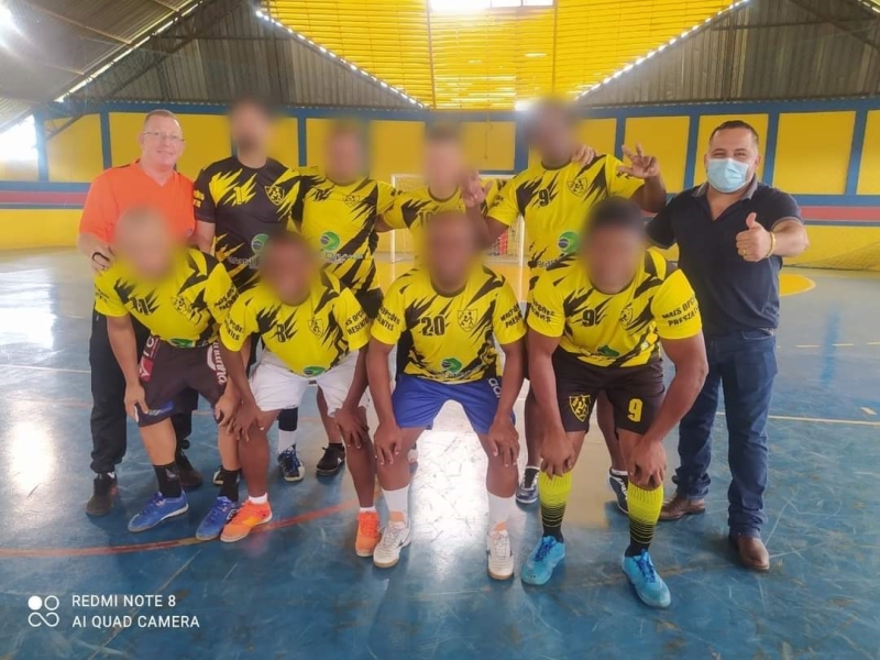 A prefeitura de Araguari através da secretaria de Políticas Sobre Drogas, realizou na manhã desta segunda-feira (21), o Futebol Contra as Drogas no Ginásio Zebrinha, contemplando o "Dia Nacional de Combate às Drogas e ao Alcoolismo".