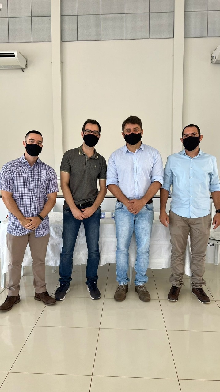 Na manhã desta sexta-feira (25), aconteceu na sede da OAB, a posse dos novos servidores municipais que irão atuar em diversas secretarias em diferentes funções.