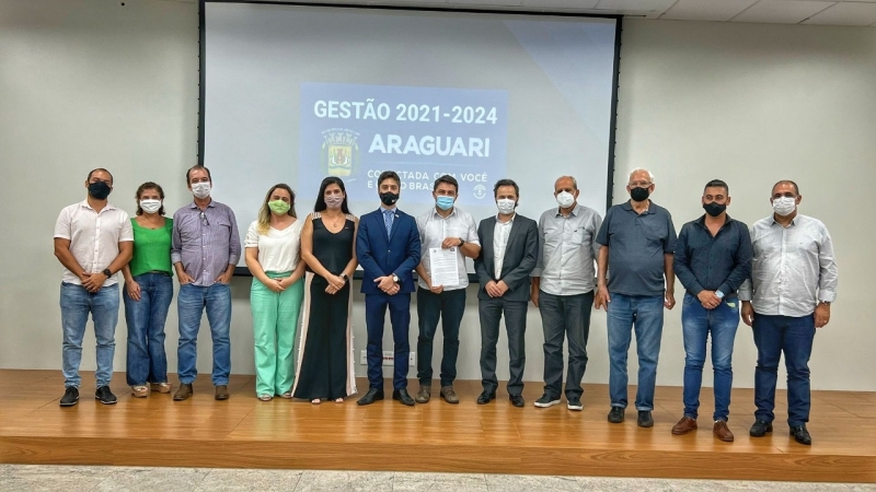 A prefeitura de Araguari por meio da secretaria de Planejamento, Orçamento e Habitação realizou na tarde de quarta-feira (26), na sala de reuniões do Sicoop/Aracoop a assinatura de convênio do Normativo de Liberdade Econômica de Araguari.