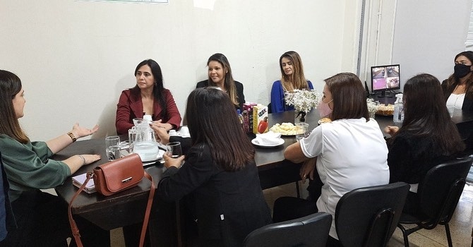 Na manhã desta quarta-feira (01), a secretaria de Educação recebeu a visita da secretária de Educação, Cultura e Turismo Franciene Raquel Pereira Paiva de Coromandel MG e sua equipe: supervisora Pedagógica do Ensino Fundamental Alessandra Luzia de Castro Machado Bastos e a coordenadora de Educação Infantil Ana Maria da Silva.
