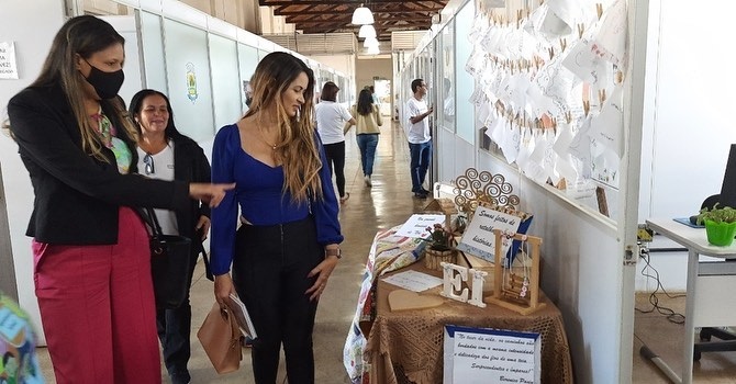 Na manhã desta quarta-feira (01), a secretaria de Educação recebeu a visita da secretária de Educação, Cultura e Turismo Franciene Raquel Pereira Paiva de Coromandel MG e sua equipe: supervisora Pedagógica do Ensino Fundamental Alessandra Luzia de Castro Machado Bastos e a coordenadora de Educação Infantil Ana Maria da Silva.