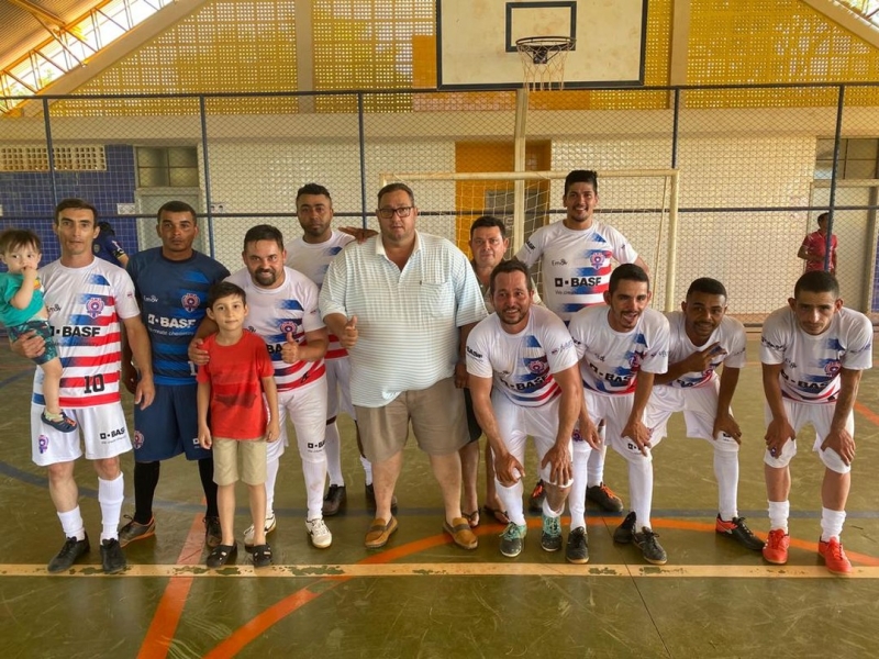 A Liga Araguarina de Futsal, com apoio da prefeitura de Araguari, através da secretaria de Esportes e da Juventude e do vereador Willian Postigo informa que em acordo com os finalistas da Copa de Futsal do Alto São João, o jogo final foi programado para o domingo, dia 15 de maio. Segundo o presidente da Liga, Gilmar Cabral de Almeida, o adiamento se faz necessário, pelo fato que neste domingo, dia 8 é comemorado o Dia das Mães. “Já vínhamos com essa prévia decisão antes mesmo da fase semifinal. Mas, para ficar uma coisa bem democrática, conversamos com os dois finalistas e optamos por uma nova data”, explicou. Gerreiros x Zói Eventos são os finalistas da competição. A grande final está marcada para dia 15, a partir das 15h30.