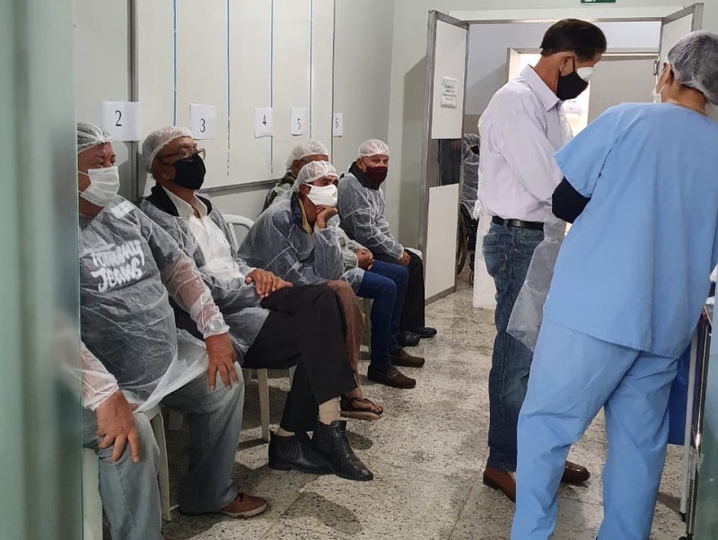 Dando continuidade aos procedimentos eletivos que estão sendo realizados pela prefeitura de Araguari em parceria com a Santa Casa de Misericórdia, na última sexta-feira (6), mais 61 cirurgias de cataratas foram realizadas.