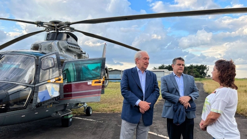 A vice-prefeita, Maria Cecília, recebeu no final da tarde desta quarta-feira (11), o vice-governador de Minas Gerais, Paulo Brant juntamente com sua comitiva. O vice-governador está na cidade para um encontro com líderes políticos da região, representantes de entidades de classes e empresários.