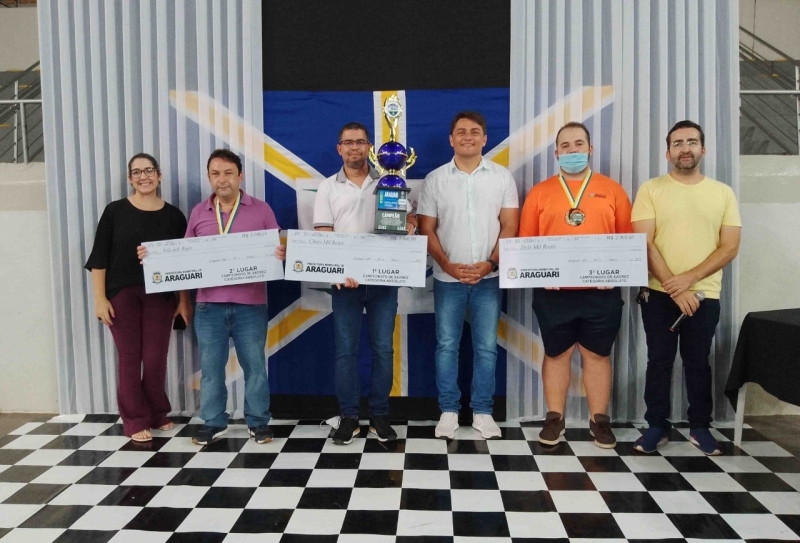 Com a presença de 200 participantes de diversas cidades e estados, a prefeitura de Araguari, através da secretaria de Esportes e da Juventude realizou neste final de semana o Segundo Torneio de Xadrez.