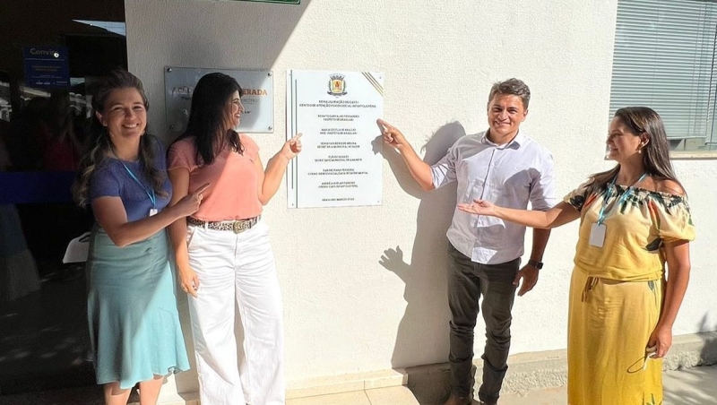 Sempre dando prioridade à saúde de nossa população, a prefeitura de Araguari reinaugurou na tarde desta terça-feira (o Caps Infanto Juvenil, que fica localizado no bairro Bosque. O Caps já estava atendendo há aproximadamente um ano, mas devido a grande demanda, foi necessário levar o atendimento para um novo espaço, mais amplo e cômodo, a fim de melhor atender a comunidade.