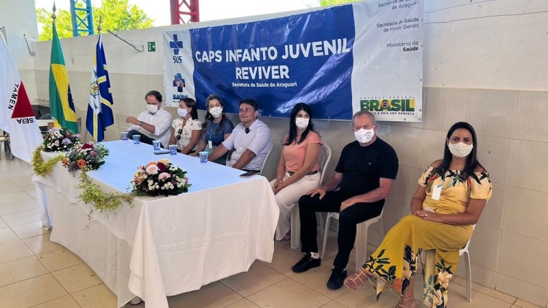 Sempre dando prioridade à saúde de nossa população, a prefeitura de Araguari reinaugurou na tarde desta terça-feira (o Caps Infanto Juvenil, que fica localizado no bairro Bosque. O Caps já estava atendendo há aproximadamente um ano, mas devido a grande demanda, foi necessário levar o atendimento para um novo espaço, mais amplo e cômodo, a fim de melhor atender a comunidade.