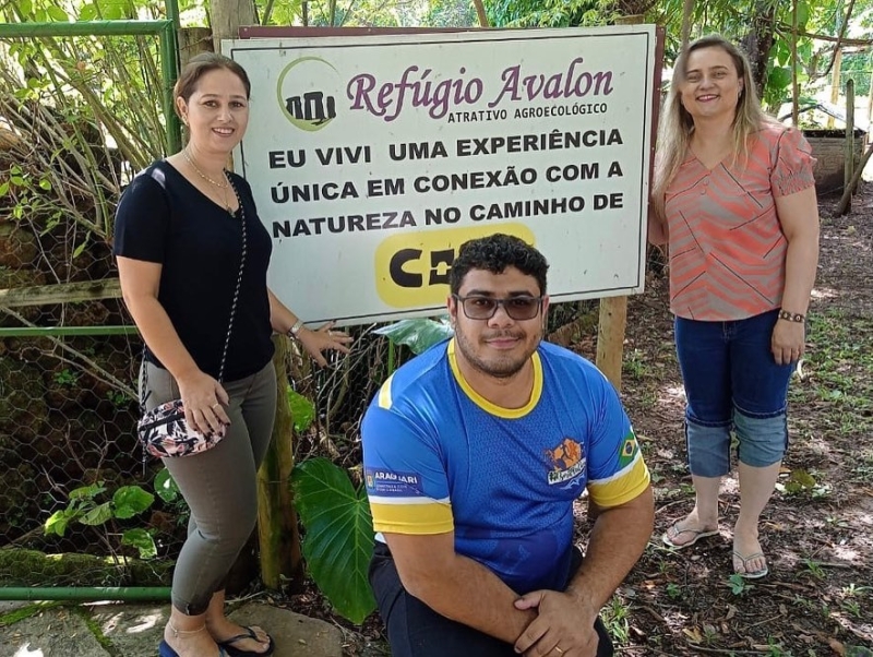 Com o objetivo de consolidar estratégias e trazer ideias para serem aplicadas em Araguari, a secretária de Desenvolvimento Econômico e Turismo, Karla Carvalho e o presidente da Fundação Araguarina de Educação e Cultura - FAEC, Diogo Machado, estiveram em Pirenópolis em Goiás.