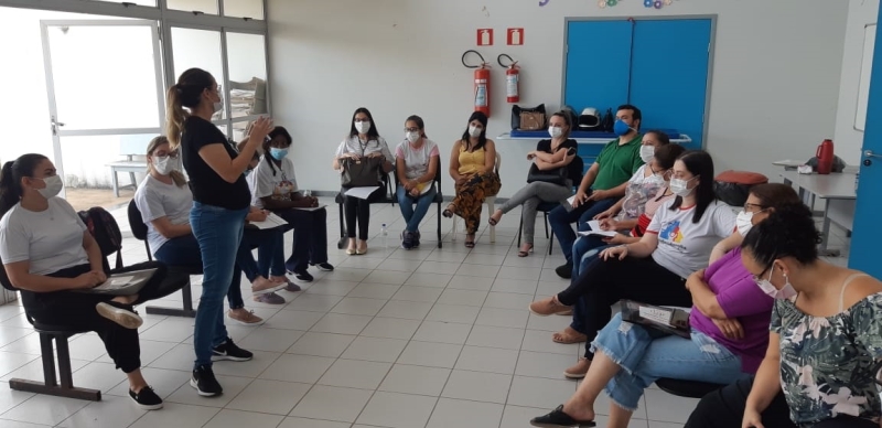 A prefeitura de Araguari, por intermédio da secretaria de Saúde, realizou nesta quarta-feira (16), mais duas Oficinas de capacitação do Projeto Saúde em Rede, com as equipes da Atenção Primária da UBSF Bosque e equipes da Atenção Especializada do CEAAMI.